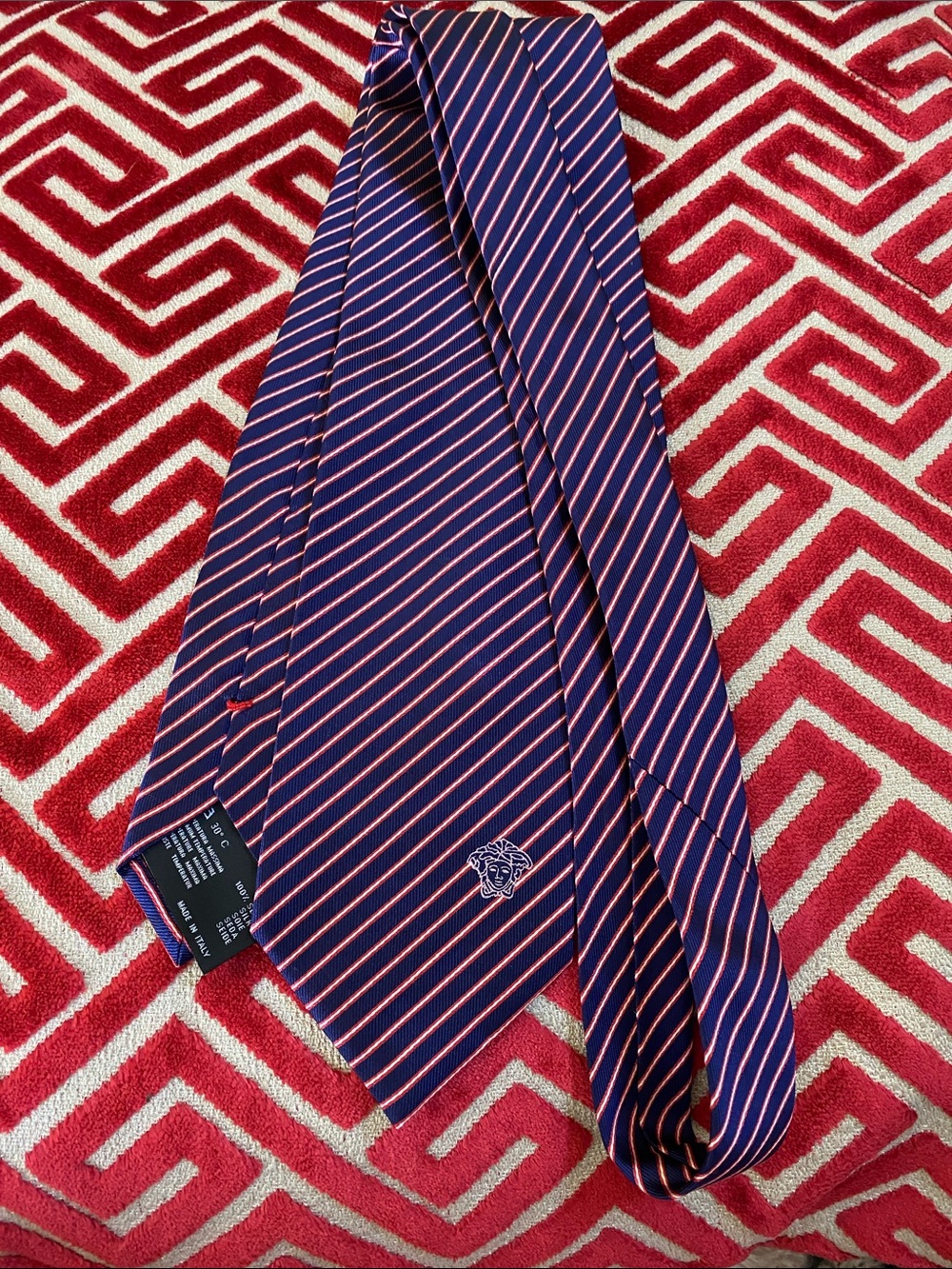 Versace 💯 Silk Made in Italy 🇮🇹 Embroidered Medusa Logo Luxurious Tie NWOT
